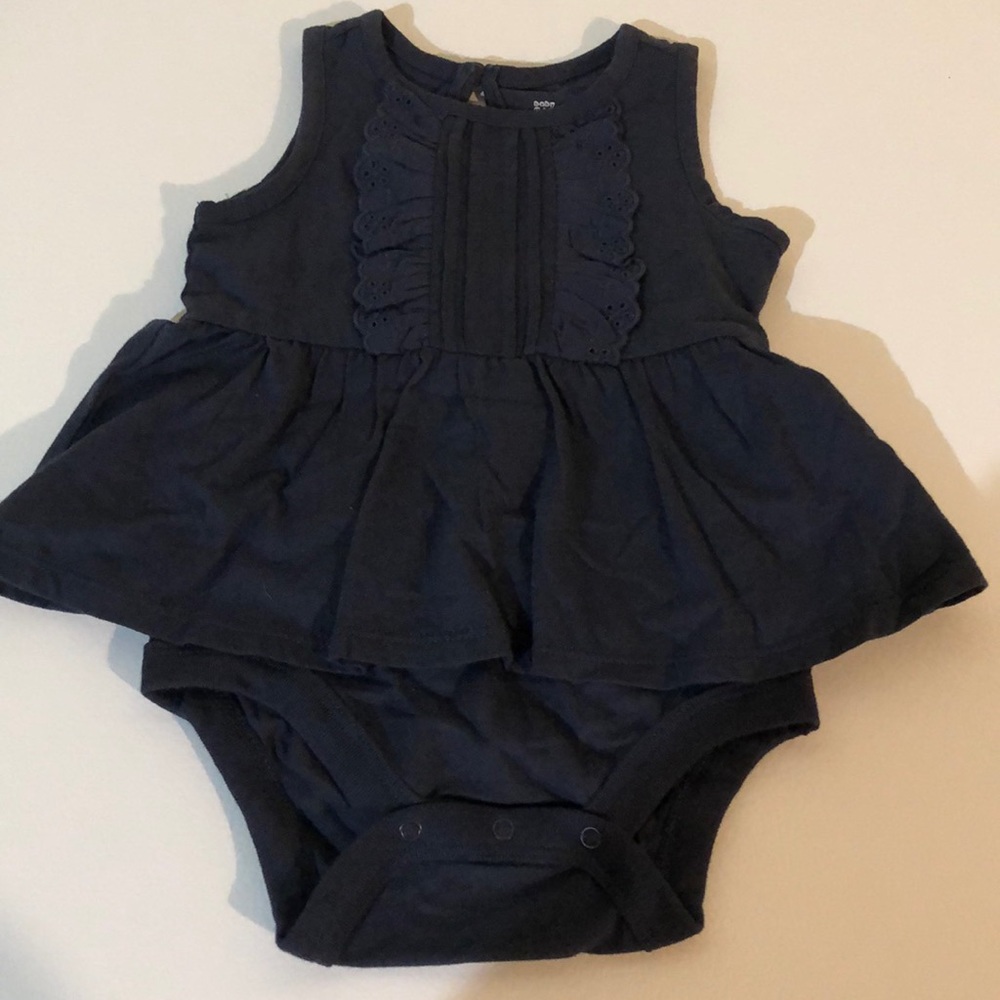 Baby GAP romper size 6-12months